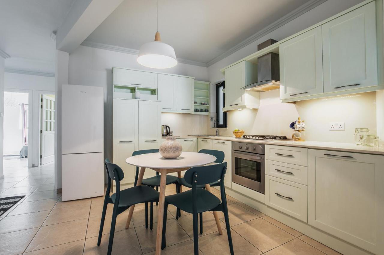 Stylish 3 Bedroom Apartment - St. Julians - 5 Mins From Balluta Bay Saint Julian's Exterior photo